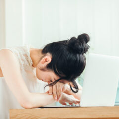 在宅勤務で集中できない！気が散る原因と誰でもできる対策を徹底解説