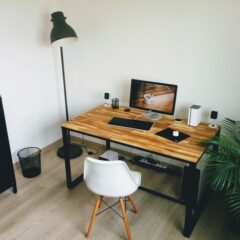 フットレストの使い方｜デスクワークの足の悩みを軽減！